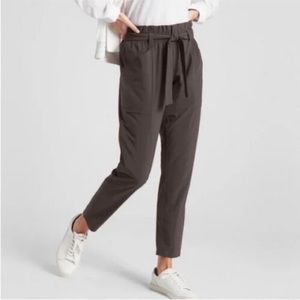 Athleta Skyline Pant Paper Bag Waist Tie Stretchy in Olive Gray Size 10 like new